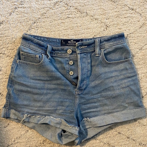 Hollister Ultra High-Rise Mom Jeans Short 3’ - size 5 / 27 US - Picture 3 of 7
